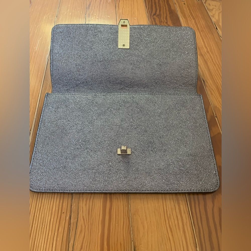 NWT Express Clutch - Picture 6 of 9